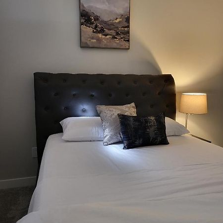 Luxury Suite In Calgary Nw Kültér fotó