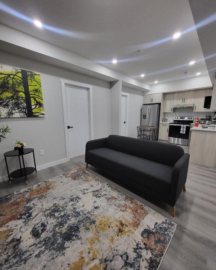 Luxury Suite In Calgary Nw Kültér fotó