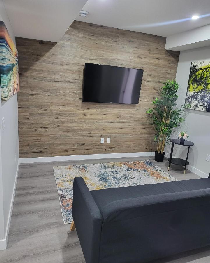 Luxury Suite In Calgary Nw Kültér fotó