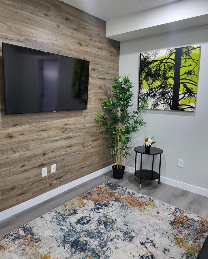 Luxury Suite In Calgary Nw Kültér fotó