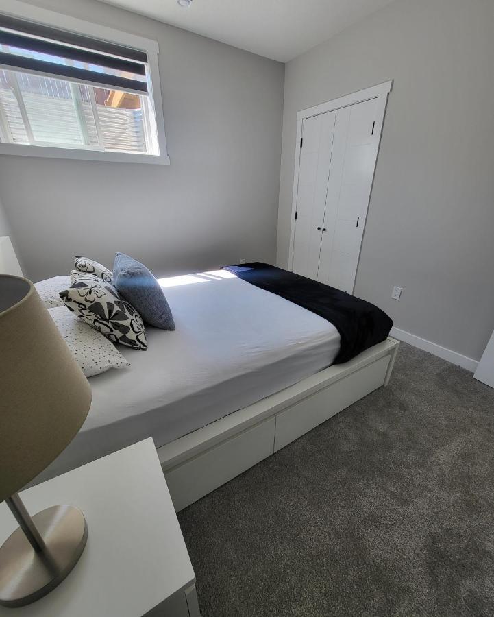 Luxury Suite In Calgary Nw Kültér fotó