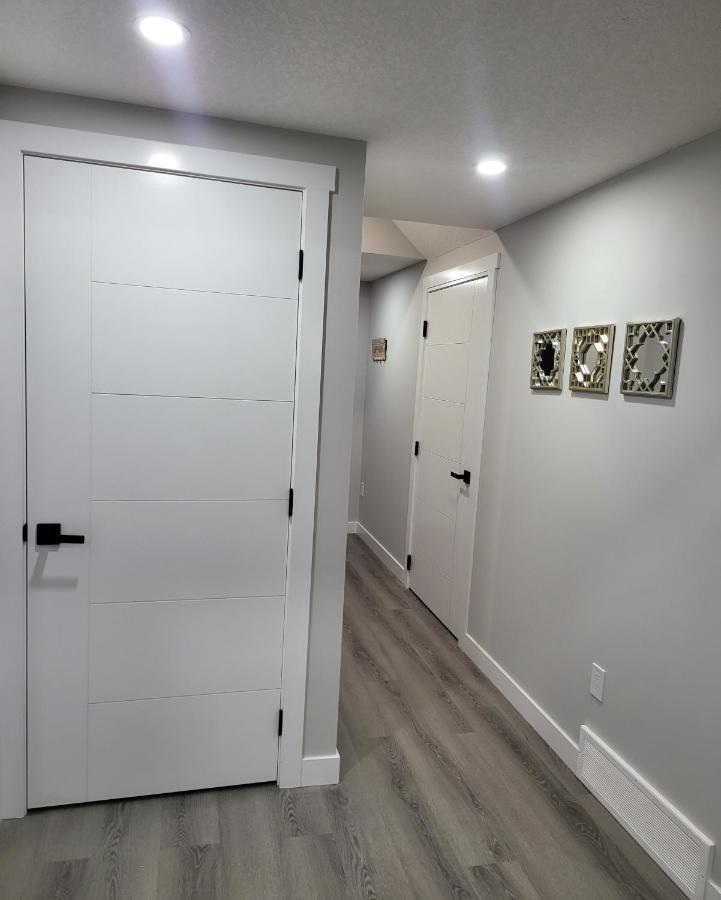 Luxury Suite In Calgary Nw Kültér fotó