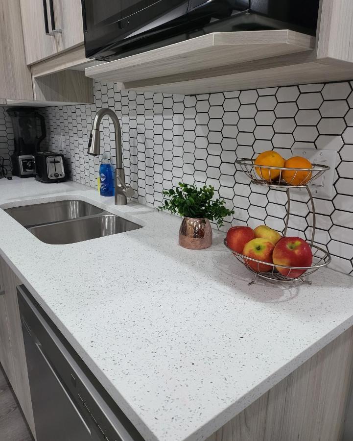 Luxury Suite In Calgary Nw Kültér fotó