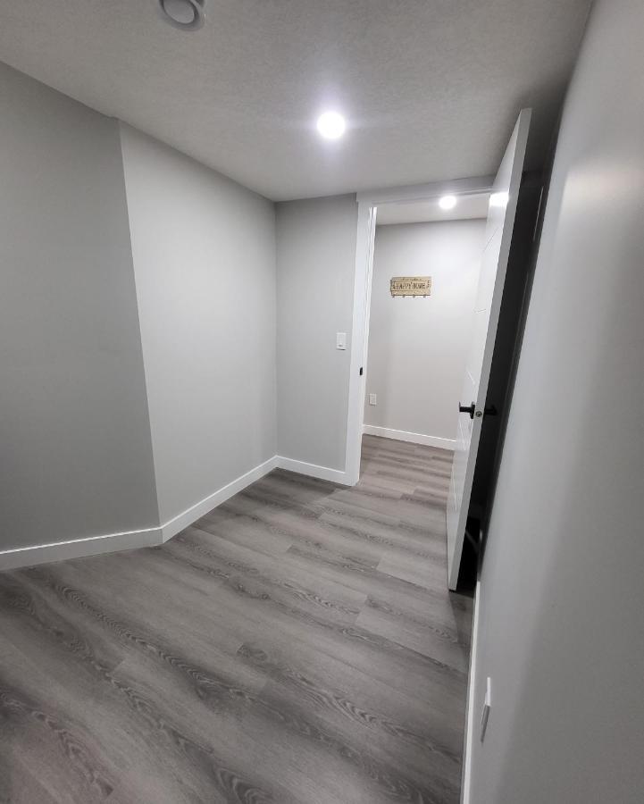 Luxury Suite In Calgary Nw Kültér fotó