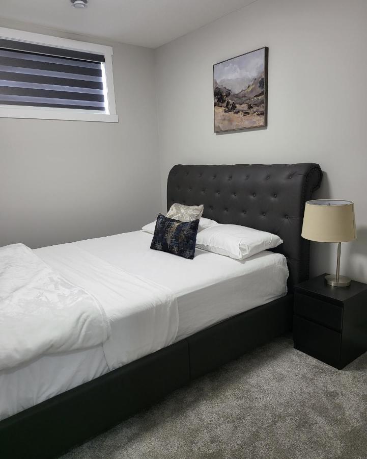 Luxury Suite In Calgary Nw Kültér fotó