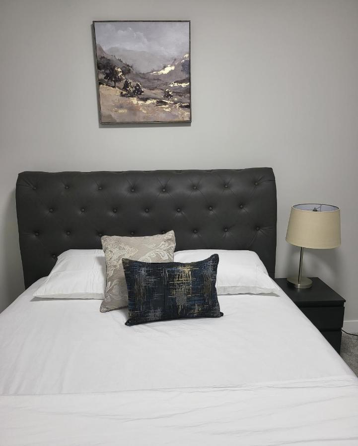 Luxury Suite In Calgary Nw Kültér fotó