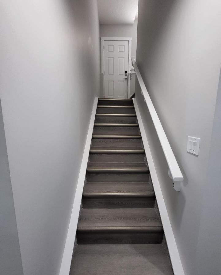 Luxury Suite In Calgary Nw Kültér fotó
