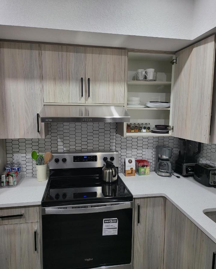 Luxury Suite In Calgary Nw Kültér fotó